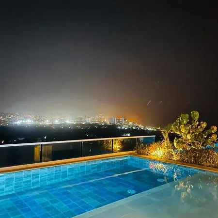 13th Floor, With Jacuzzi Apartamento *