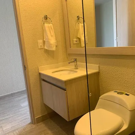 13th Floor, With Jacuzzi