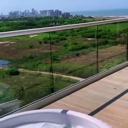13th Floor, With Jacuzzi Apartamento