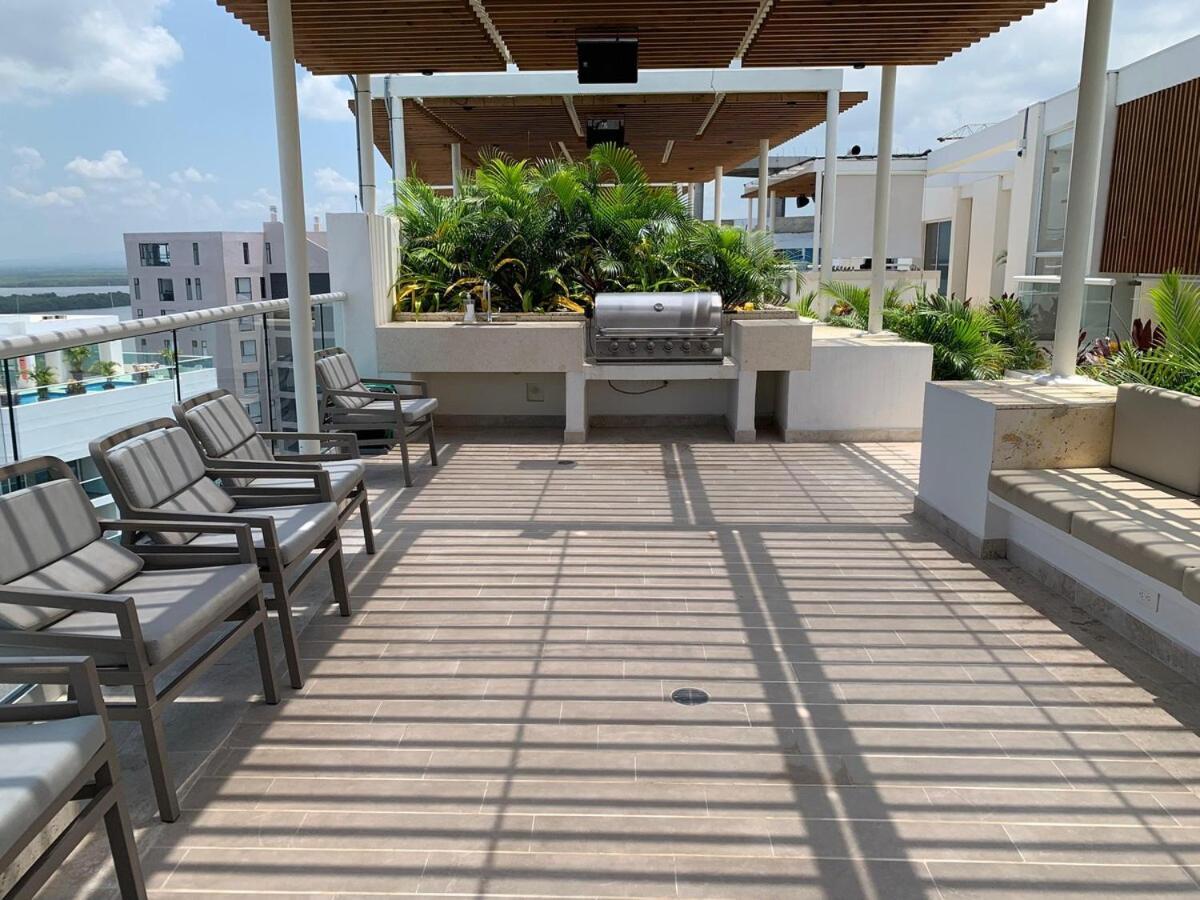 13th Floor, With Jacuzzi *