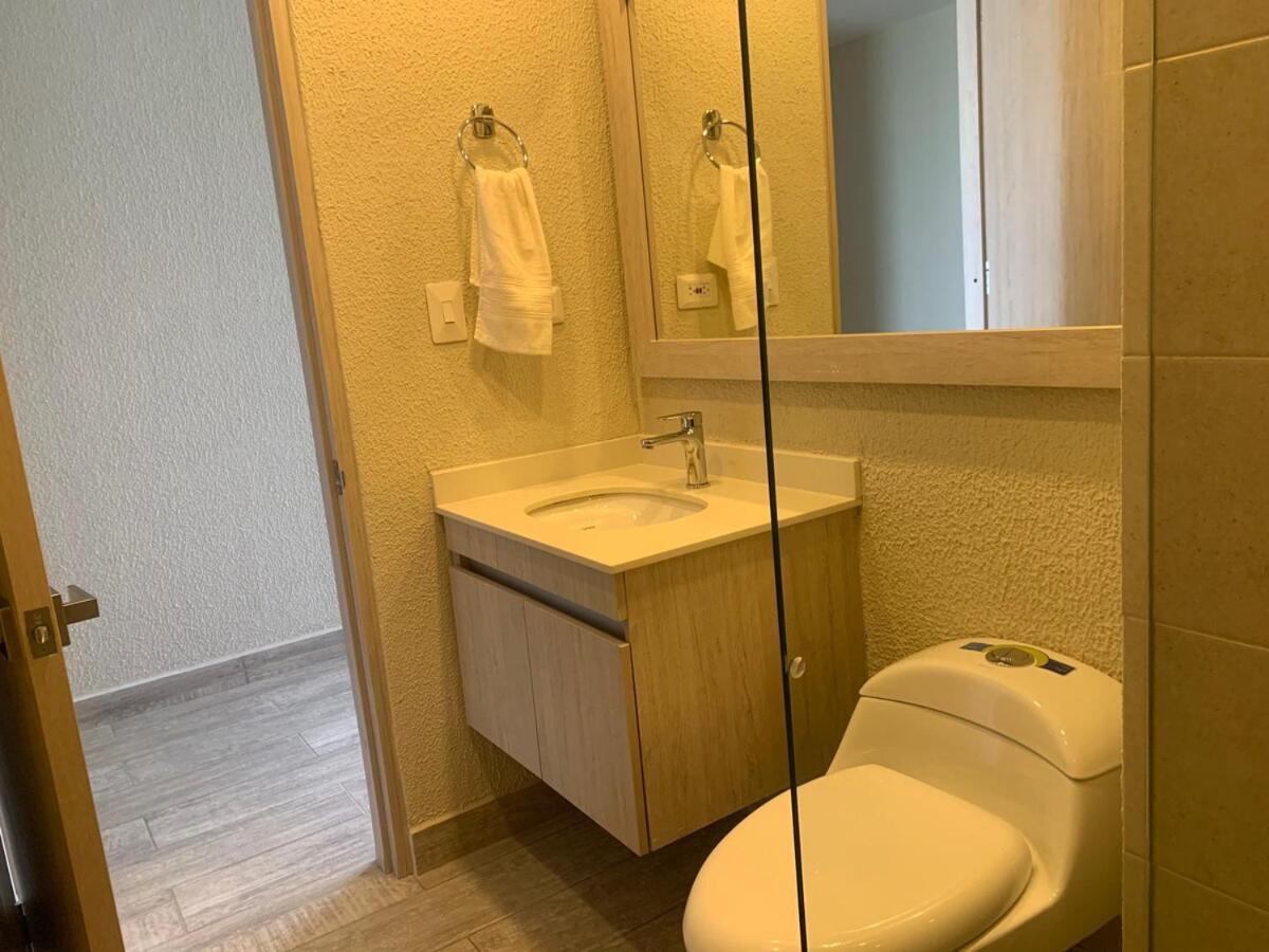 13th Floor, With Jacuzzi